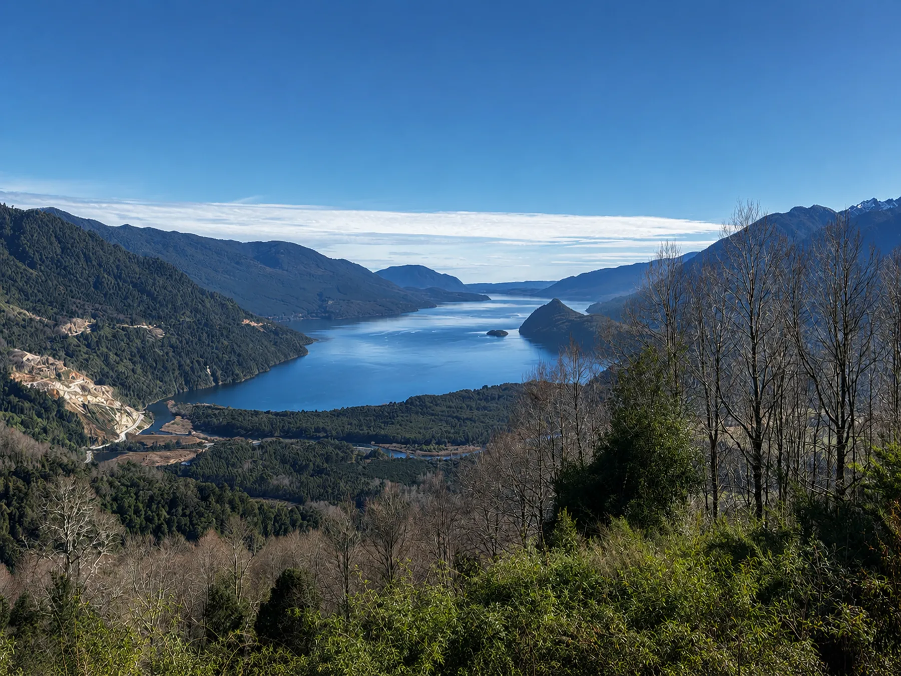 Lago Pirihueico desde lo alto